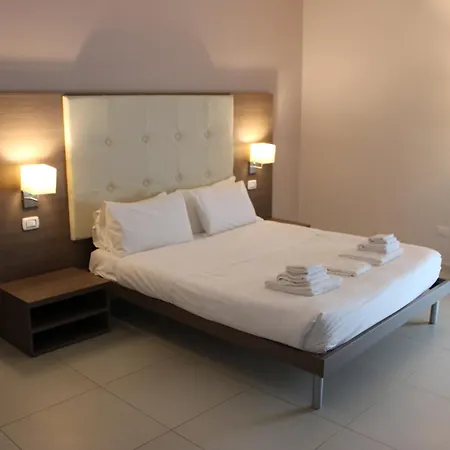 Brain - Centro Citta, Pulizia Giornaliera, Colazione Inclusa 3*